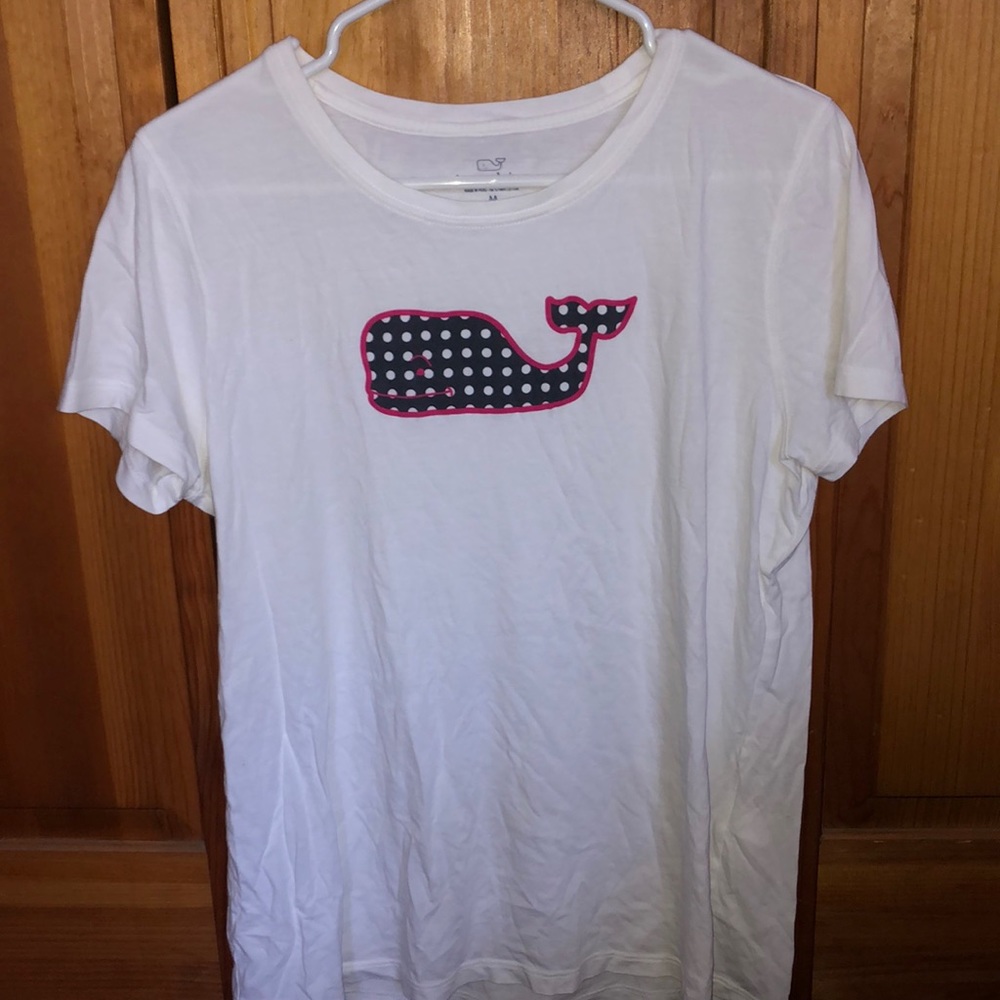 Vineyard vines tee